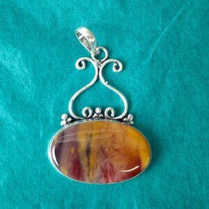 2/30$ NWOT Mookaite pendant 925 silver pendant